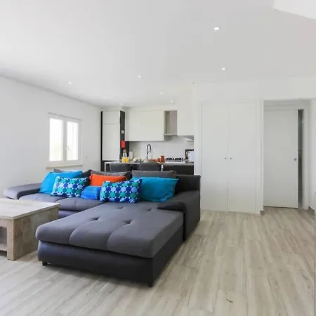 Apartment Sea Breeze Villa, Baleal Beach *
